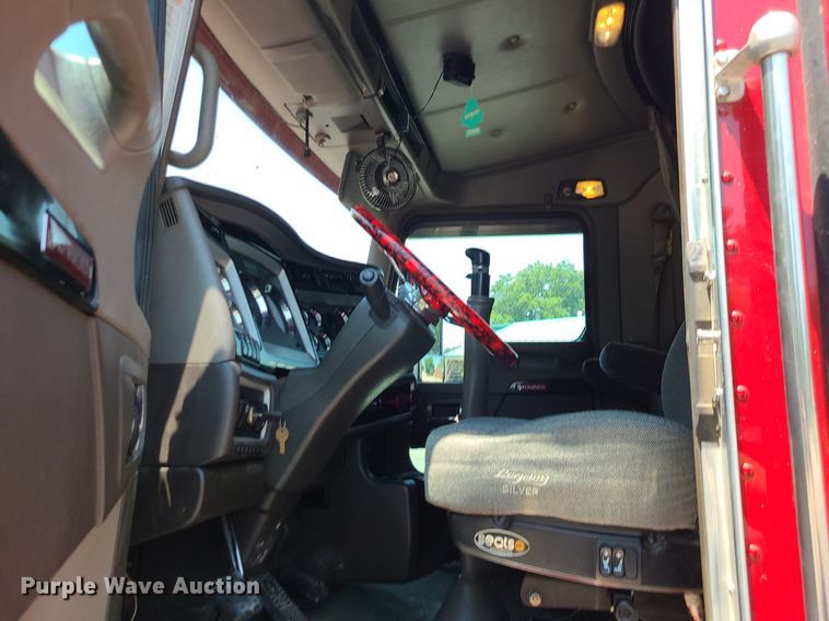 image for item MO9961 2013 Kenworth T660  semi truck