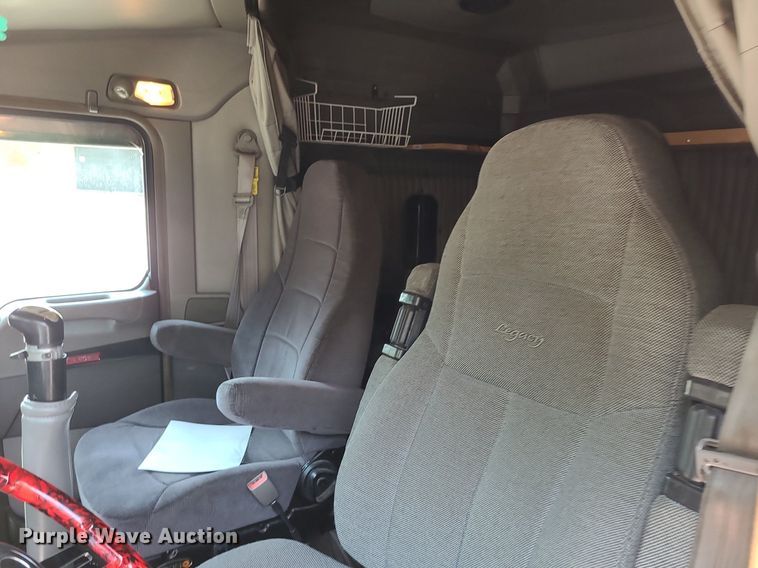 image for item MO9961 2013 Kenworth T660  semi truck