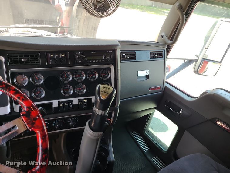 image for item MO9961 2013 Kenworth T660  semi truck