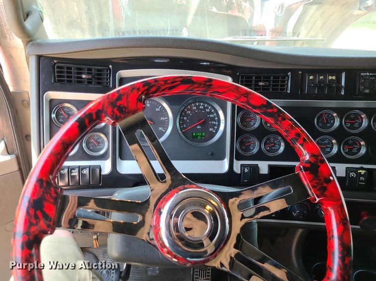 image for item MO9961 2013 Kenworth T660  semi truck