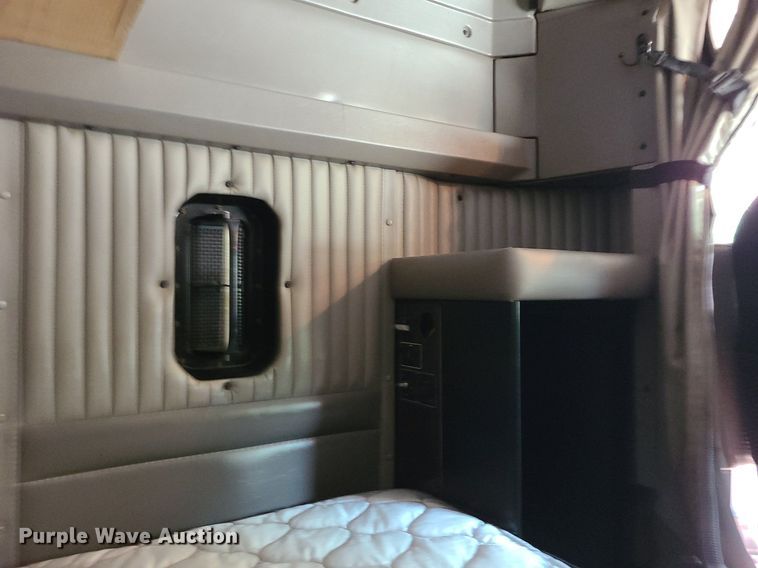 image for item MO9961 2013 Kenworth T660  semi truck