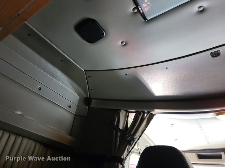 image for item MO9961 2013 Kenworth T660  semi truck