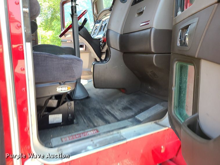 image for item MO9961 2013 Kenworth T660  semi truck