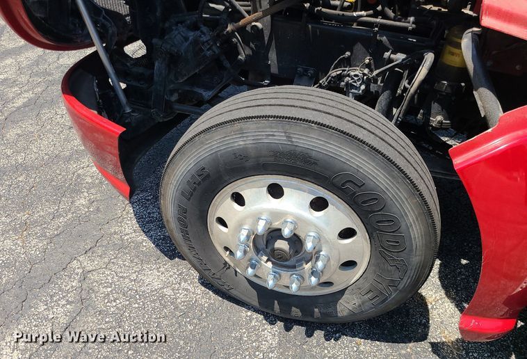 image for item MO9961 2013 Kenworth T660  semi truck