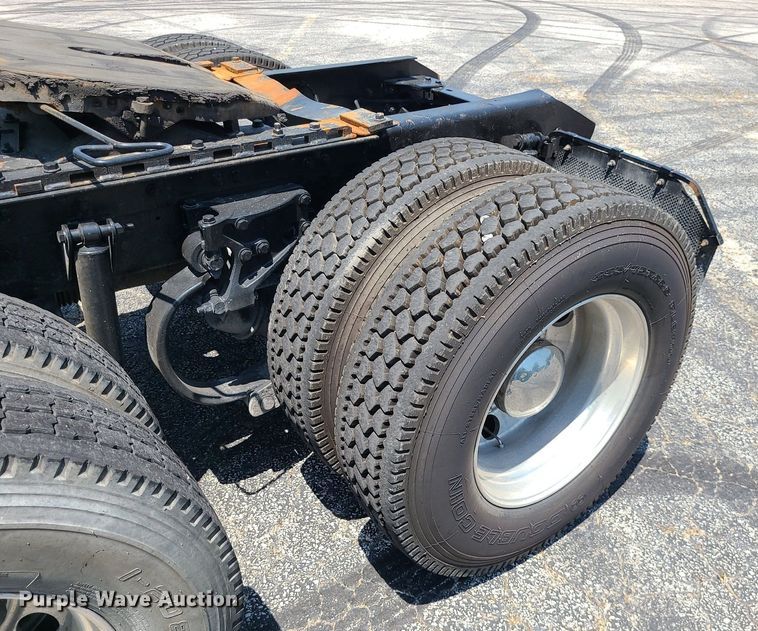 image for item MO9961 2013 Kenworth T660  semi truck