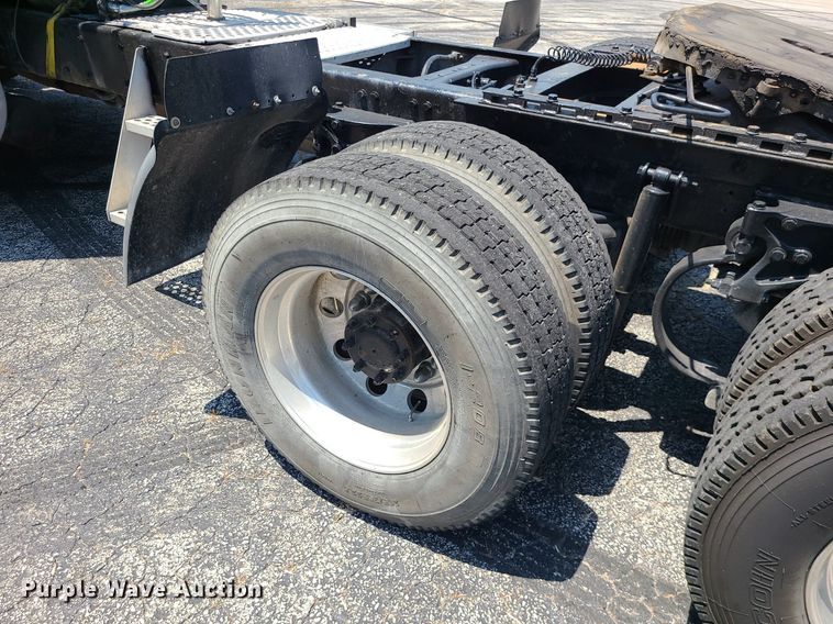 image for item MO9961 2013 Kenworth T660  semi truck