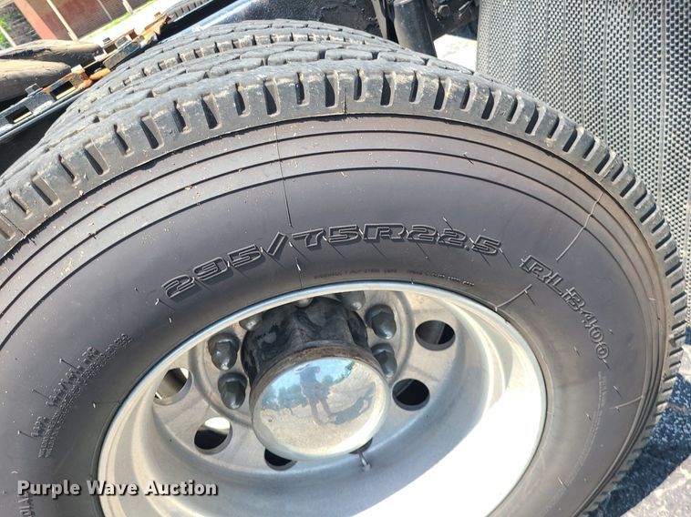 image for item MO9961 2013 Kenworth T660  semi truck