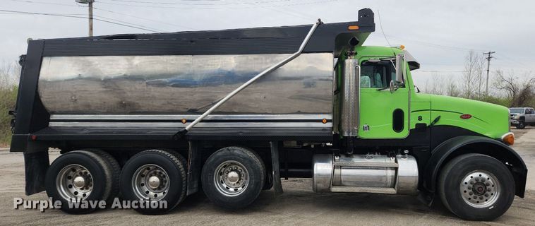 image for item MW9646 2004 Peterbilt 357 dump truck