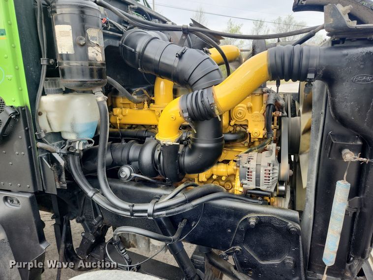 image for item MW9646 2004 Peterbilt 357 dump truck