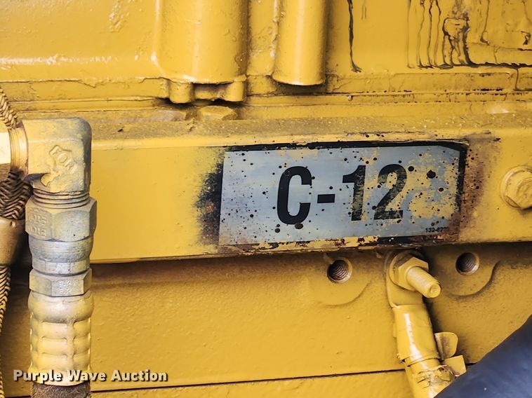 image for item MW9646 2004 Peterbilt 357 dump truck