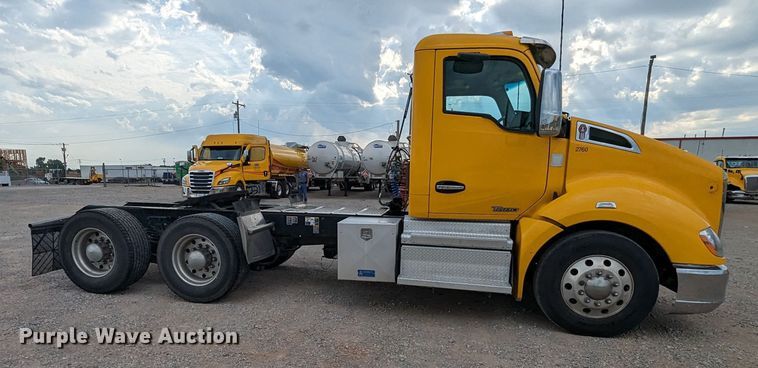 image for item MY9440 2020 Kenworth T680  semi truck
