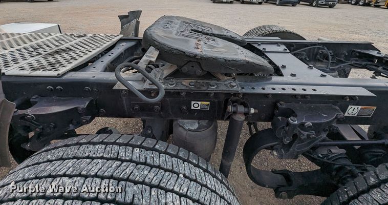 image for item MY9440 2020 Kenworth T680  semi truck