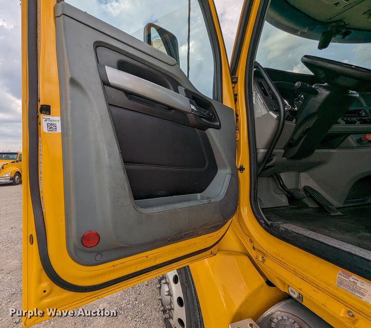 image for item MY9440 2020 Kenworth T680  semi truck