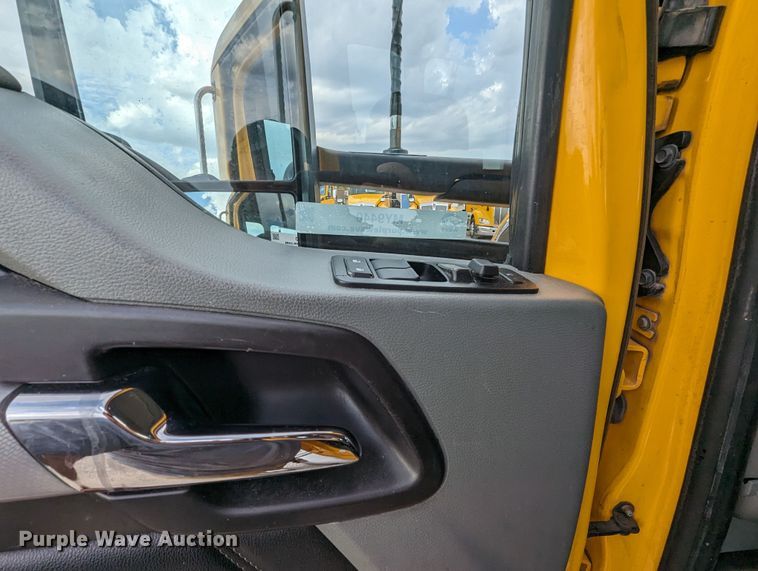 image for item MY9440 2020 Kenworth T680  semi truck