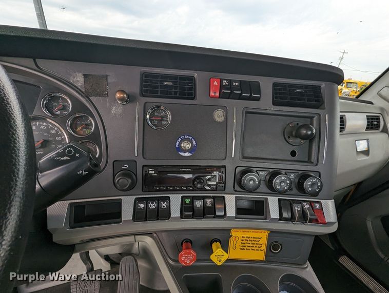 image for item MY9440 2020 Kenworth T680  semi truck