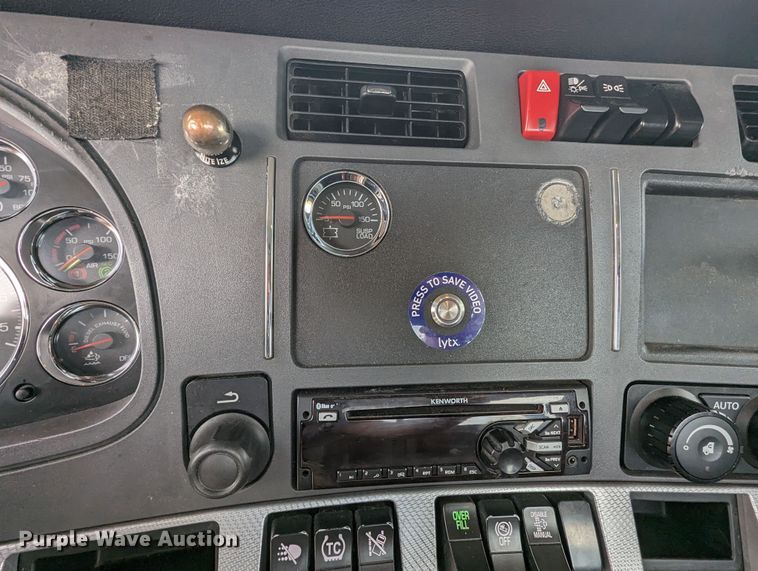 image for item MY9440 2020 Kenworth T680  semi truck