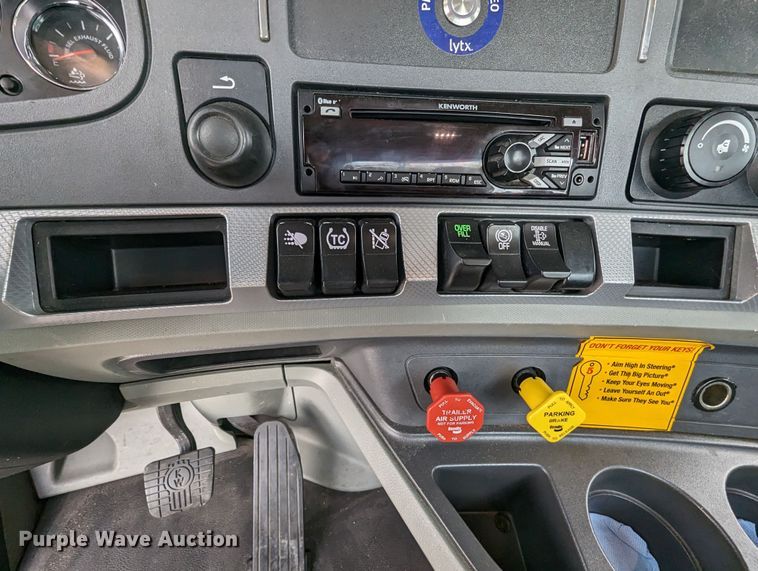 image for item MY9440 2020 Kenworth T680  semi truck