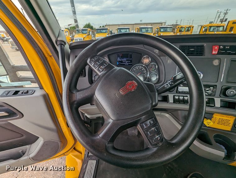 image for item MY9440 2020 Kenworth T680  semi truck