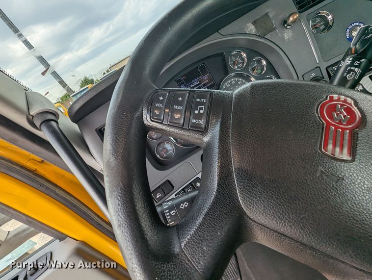 image for item MY9440 2020 Kenworth T680  semi truck