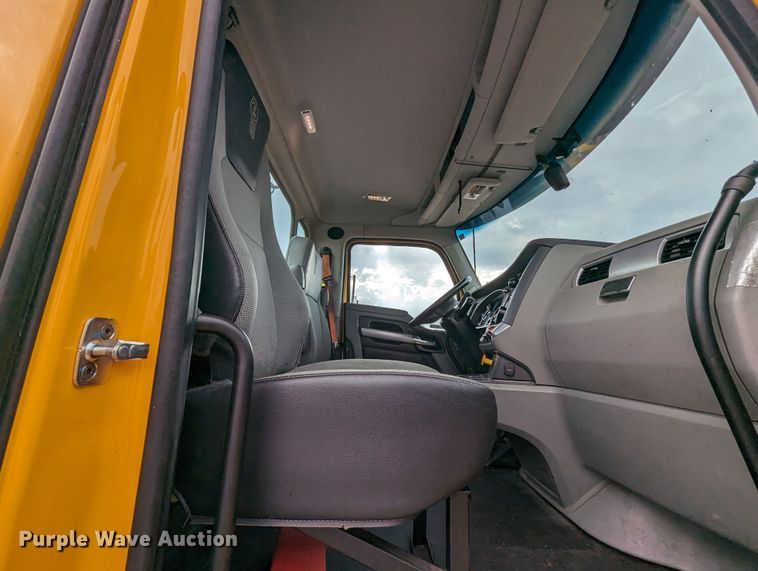 image for item MY9440 2020 Kenworth T680  semi truck