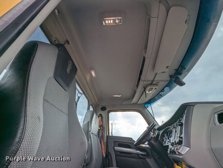 image for item MY9440 2020 Kenworth T680  semi truck