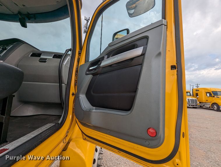 image for item MY9440 2020 Kenworth T680  semi truck