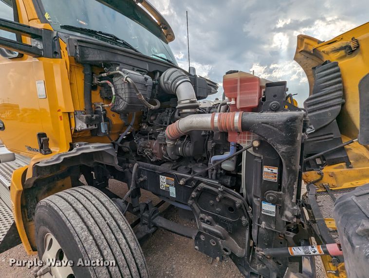 image for item MY9440 2020 Kenworth T680  semi truck