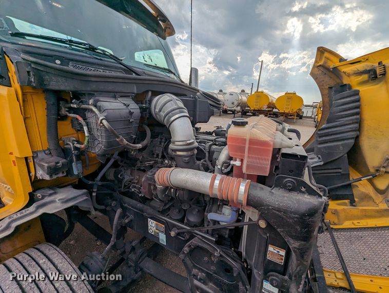 image for item MY9440 2020 Kenworth T680  semi truck