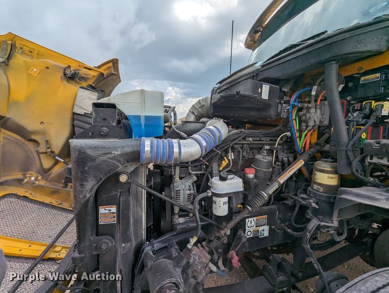 image for item MY9440 2020 Kenworth T680  semi truck