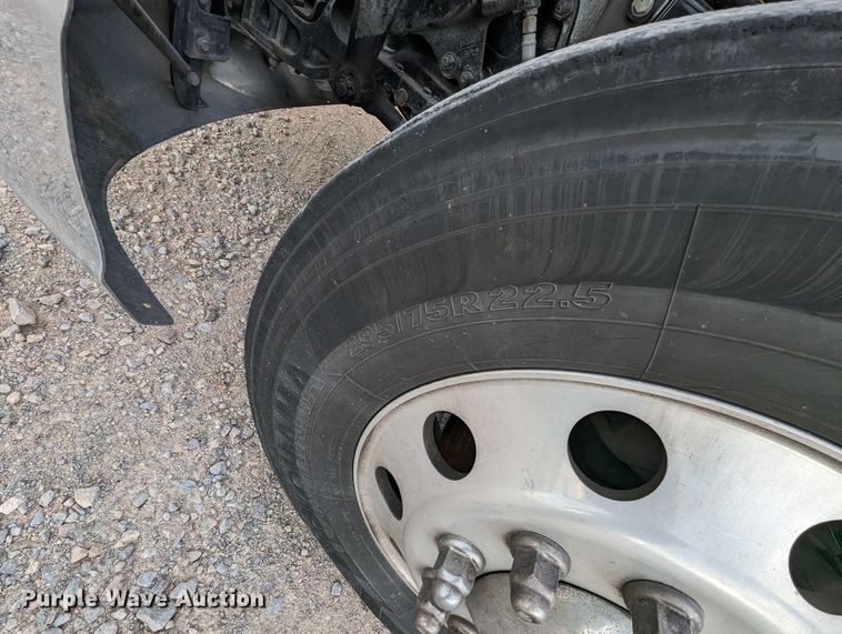 image for item MY9440 2020 Kenworth T680  semi truck