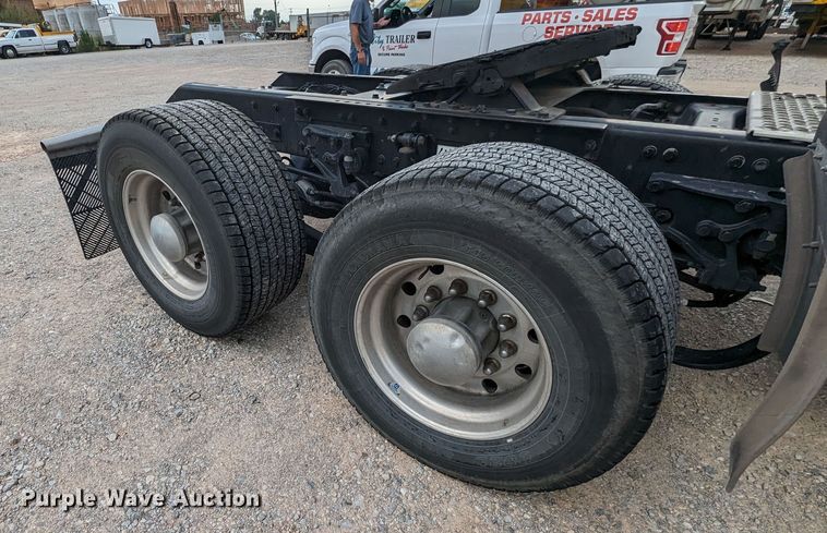 image for item MY9440 2020 Kenworth T680  semi truck