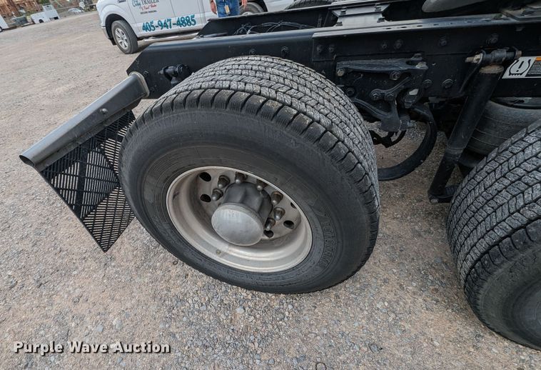 image for item MY9440 2020 Kenworth T680  semi truck