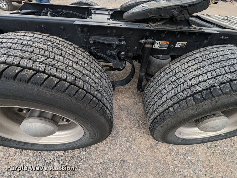 image for item MY9440 2020 Kenworth T680  semi truck