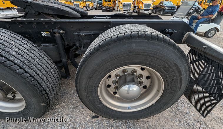 image for item MY9440 2020 Kenworth T680  semi truck