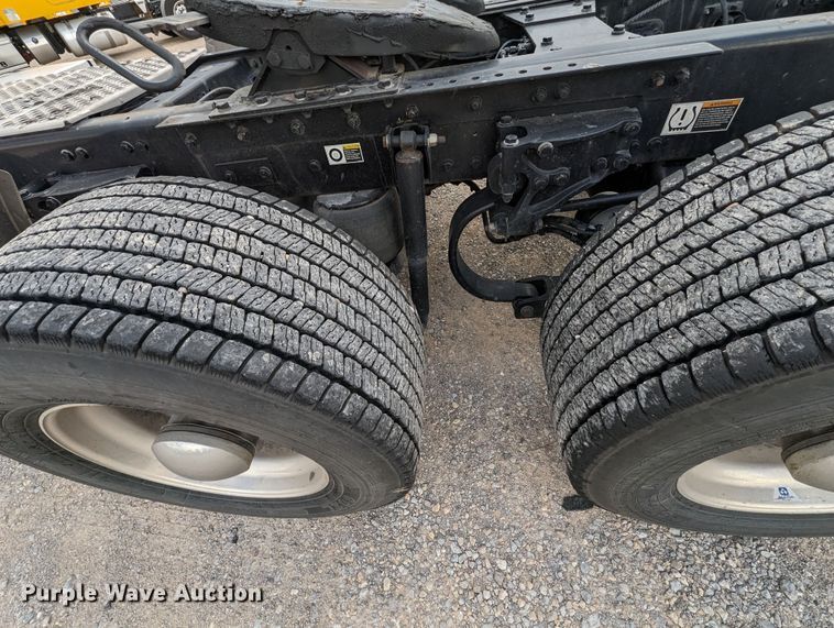 image for item MY9440 2020 Kenworth T680  semi truck