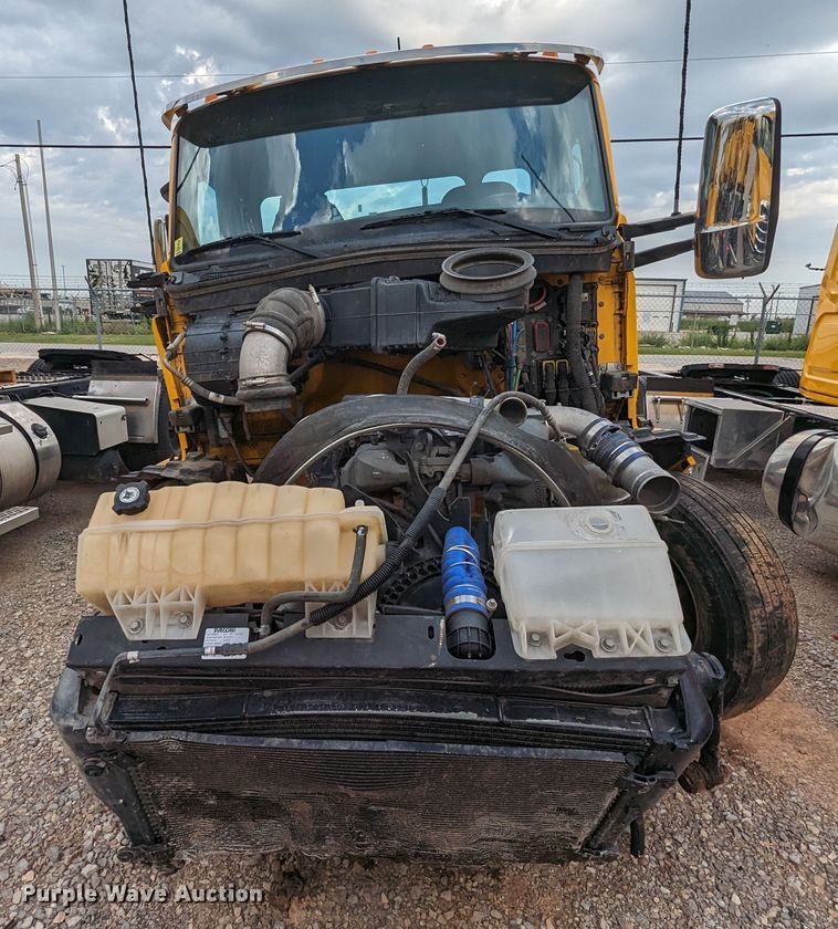 image for item MY9441 2020 Kenworth T680  semi truck