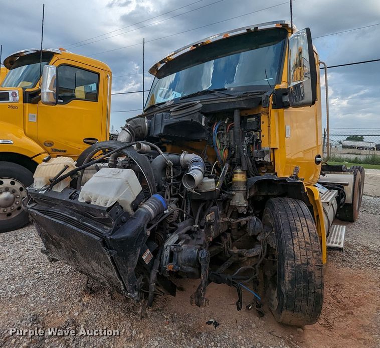 image for item MY9441 2020 Kenworth T680  semi truck