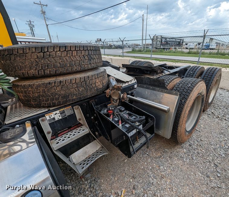 image for item MY9441 2020 Kenworth T680  semi truck