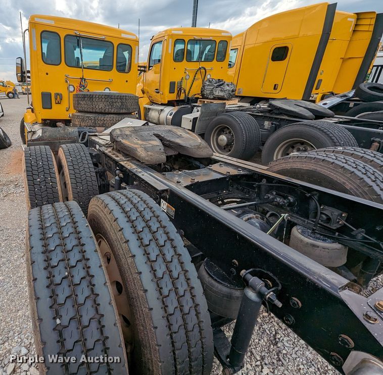 image for item MY9441 2020 Kenworth T680  semi truck