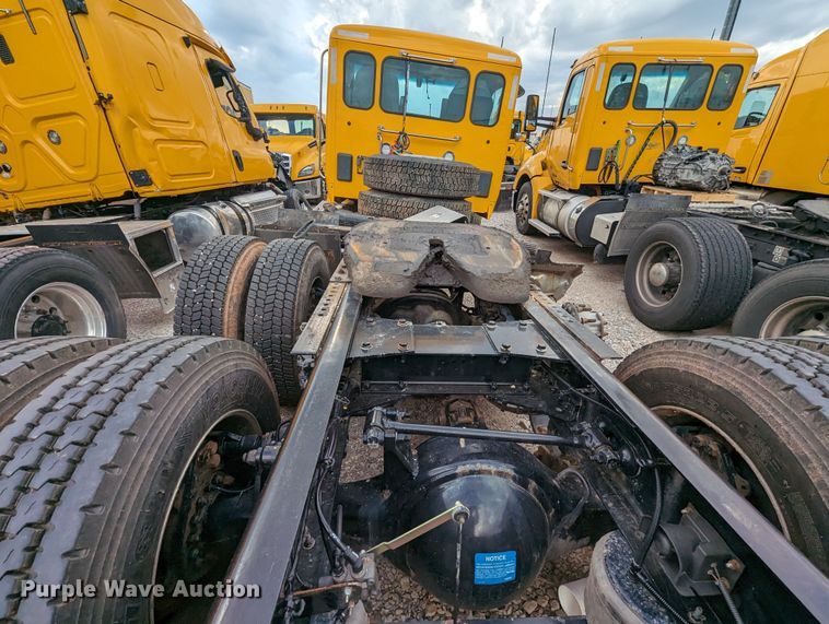 image for item MY9441 2020 Kenworth T680  semi truck