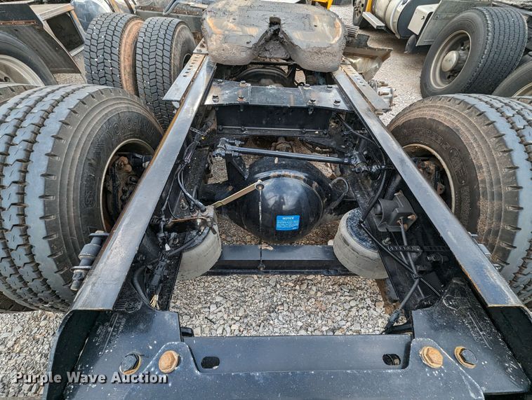 image for item MY9441 2020 Kenworth T680  semi truck