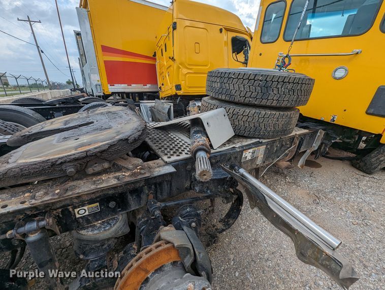 image for item MY9441 2020 Kenworth T680  semi truck