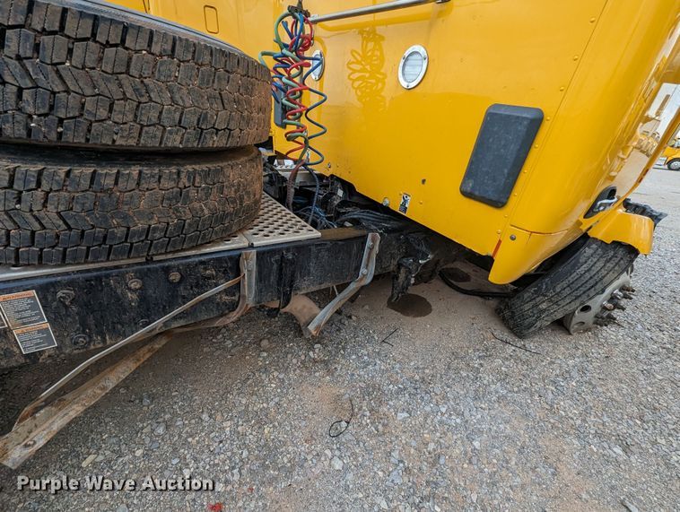 image for item MY9441 2020 Kenworth T680  semi truck