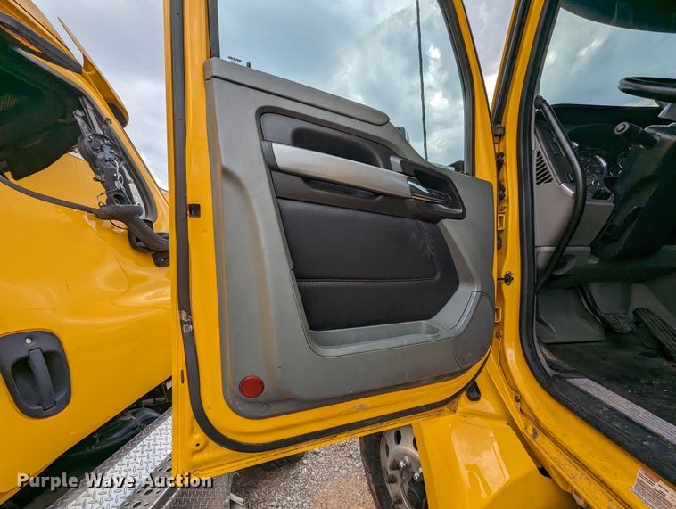 image for item MY9441 2020 Kenworth T680  semi truck