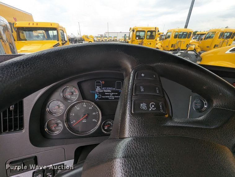 image for item MY9441 2020 Kenworth T680  semi truck