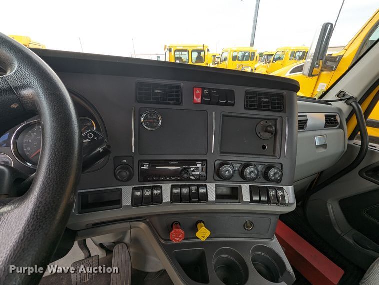 image for item MY9441 2020 Kenworth T680  semi truck