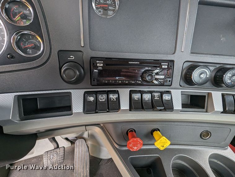 image for item MY9441 2020 Kenworth T680  semi truck