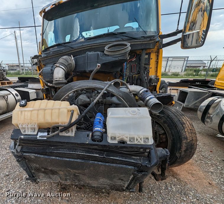 image for item MY9441 2020 Kenworth T680  semi truck