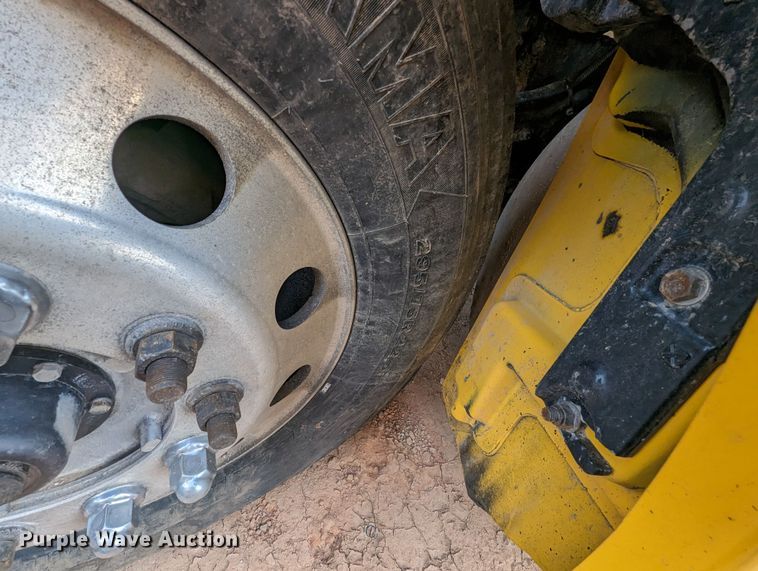 image for item MY9441 2020 Kenworth T680  semi truck