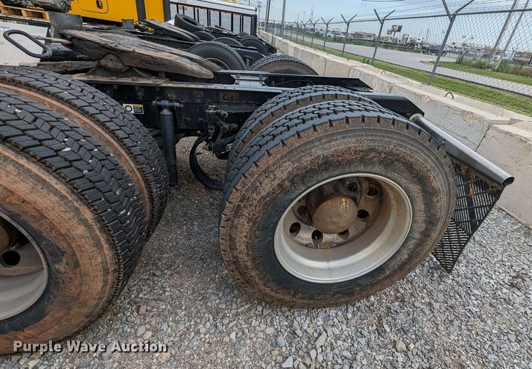 image for item MY9441 2020 Kenworth T680  semi truck